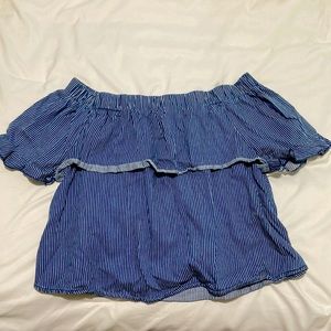 Wild Blue x Sadie Robertson size M - off the shoulder blouse.